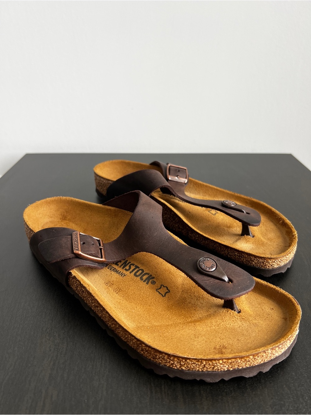 BIRKENSTOCK Gizeh Oiled Leather “Habana”